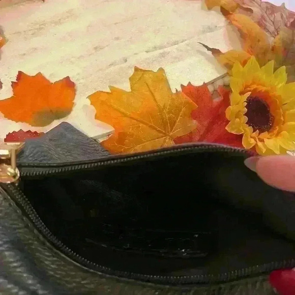 Black leather small clutch - Picture 3 of 3